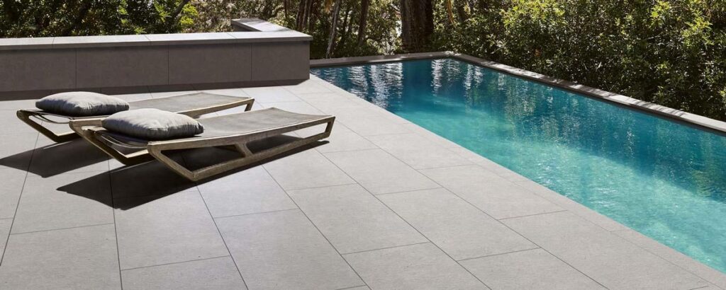 reformar terraza 2026 suelo cerámico exterior